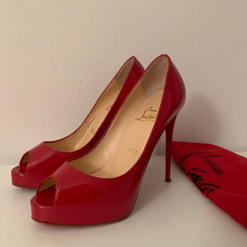 Hot red heels from Christian Louboutin!